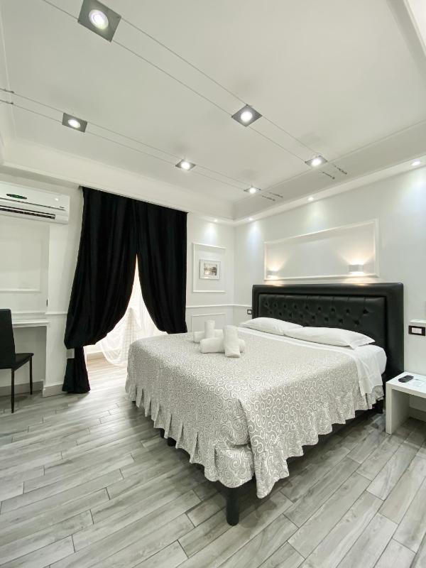 Superior Double Room image 1