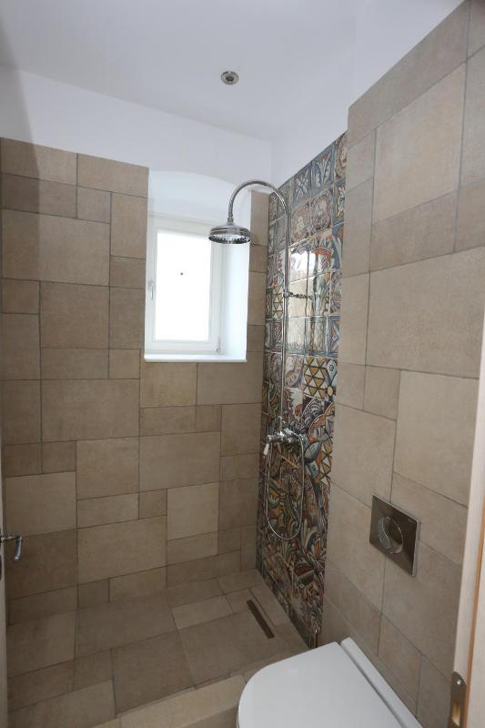 Double Room with Sea View image 4