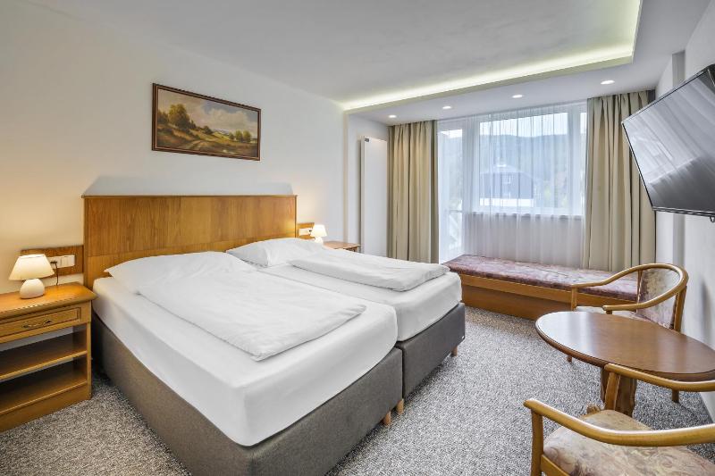 Classic Double Room with Balcony image 1