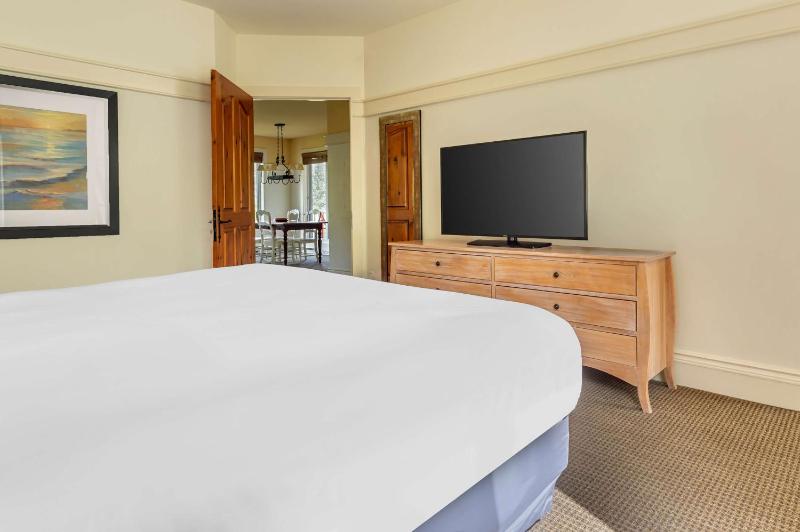Hilton Grand Vacations Club Tremblant Canada - image 49