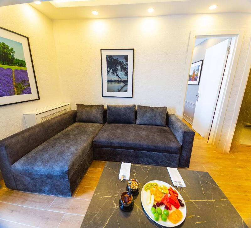 Executive Suite image 2