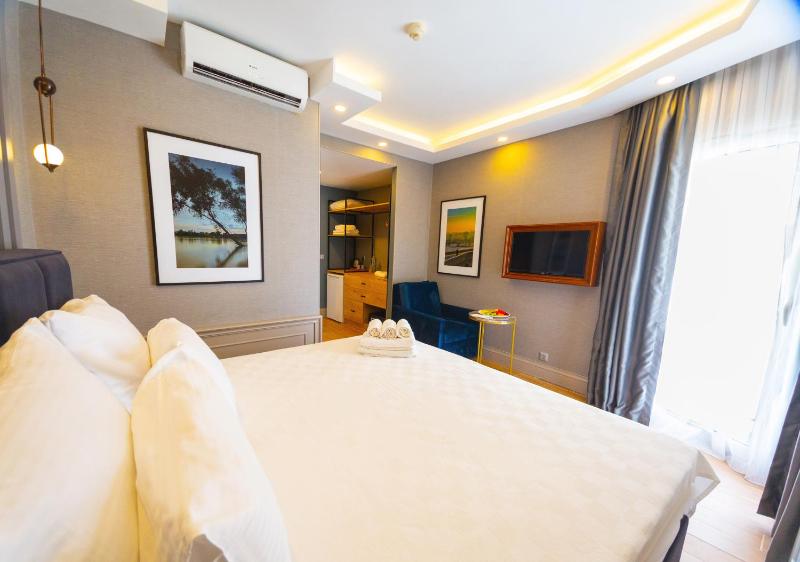 Deluxe Double Room image 1