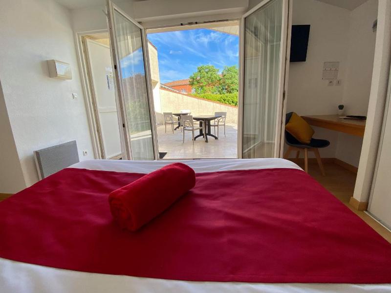 Double or Twin Room image 4