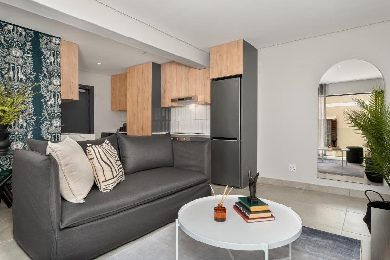 One-Bedroom Apartment image 2