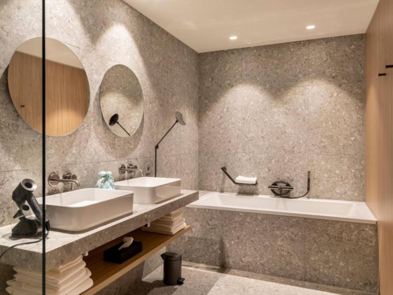 King Suite image 2