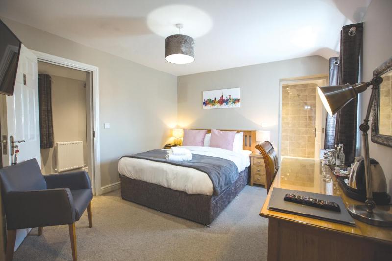 Standard Double Room image 2