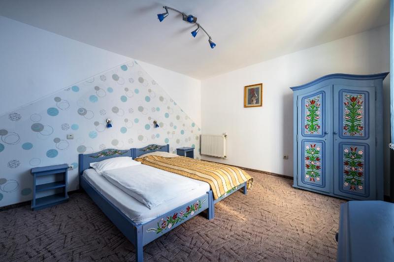 One-Bedroom Suite image 3
