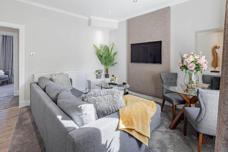 Superior Apartment image 1