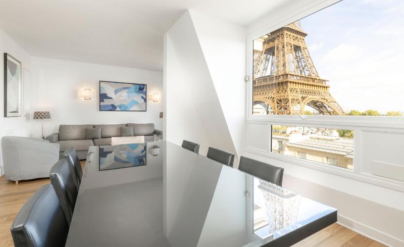 Duplex Three-Bedroom Apartment - Eiffel Tower image 1