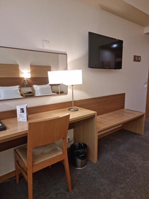 Triple Room with Balcony image 2