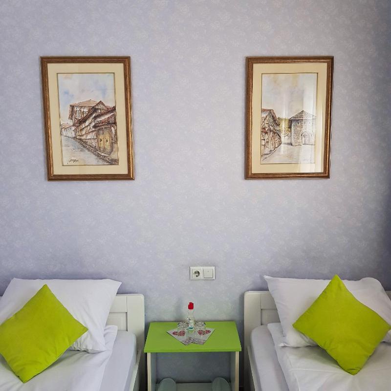 Double or Twin Room image 3