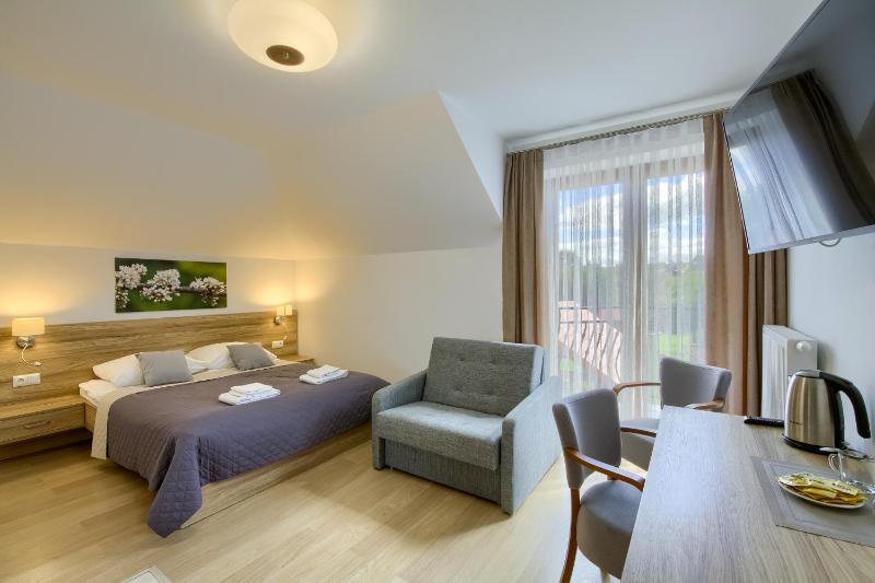 Triple Room with Balcony image 1