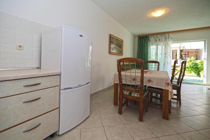 Comfort One-Bedroom Apartments with Terrace with Garden View image 3