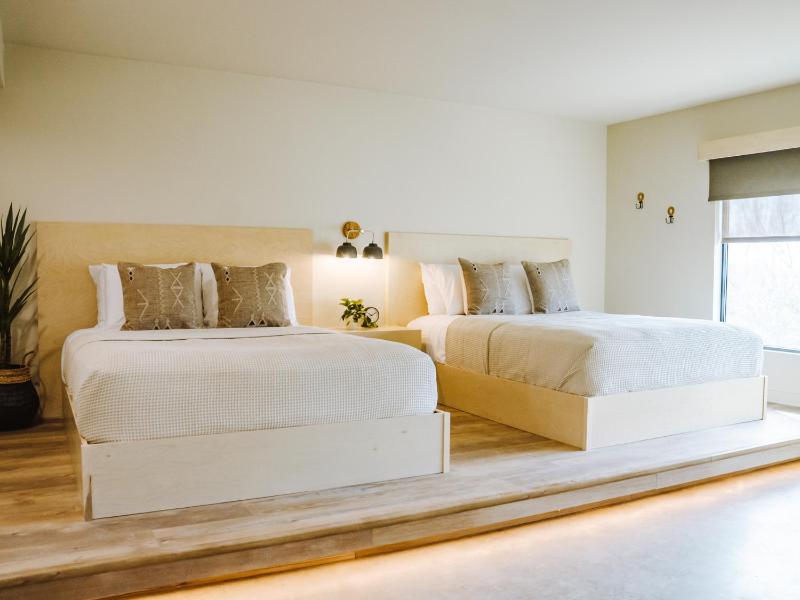 Double Room image 1
