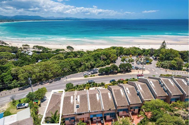 1 James Cook Apartments - Opposite Clarkes Beach - image 16