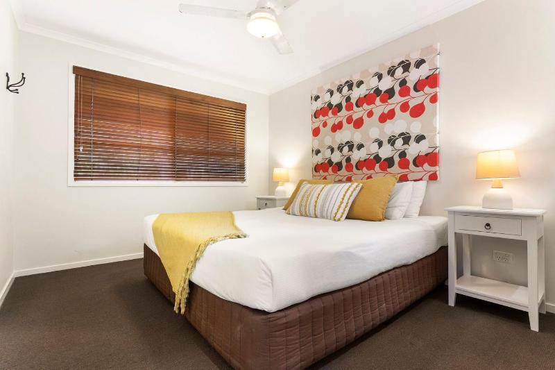 Beach House at Tallows - pet-friendly 4 BR retreat - image 16