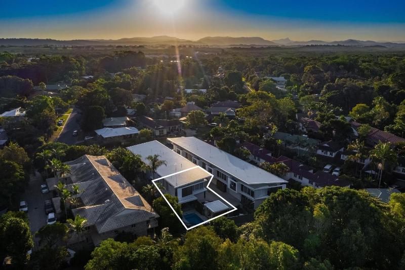 Byron Sunrise - 4 BR retreat with heated pool - image 6