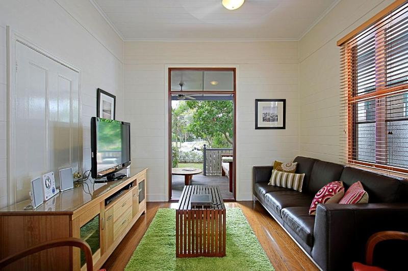 Harkaway - charming cottage in central Byron Bay - image 2