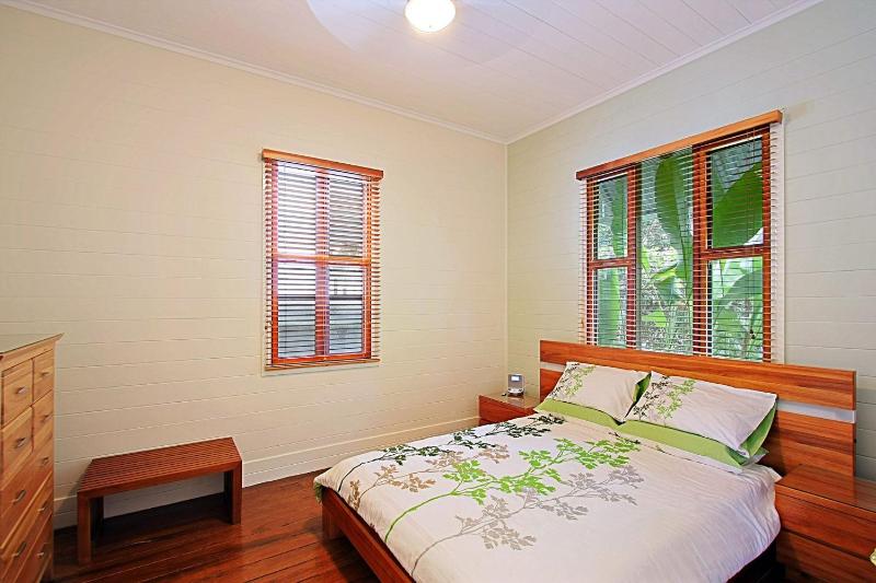 Harkaway - charming cottage in central Byron Bay - image 5