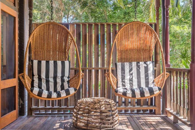 Longhouse - spacious 4 BR Belongil Beach retreat - image 7