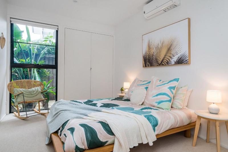 Melaleuca - luxury 4BR retreat with pool - image 13