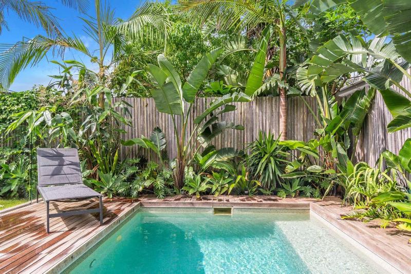 Melaleuca - luxury 4BR retreat with pool - image 9