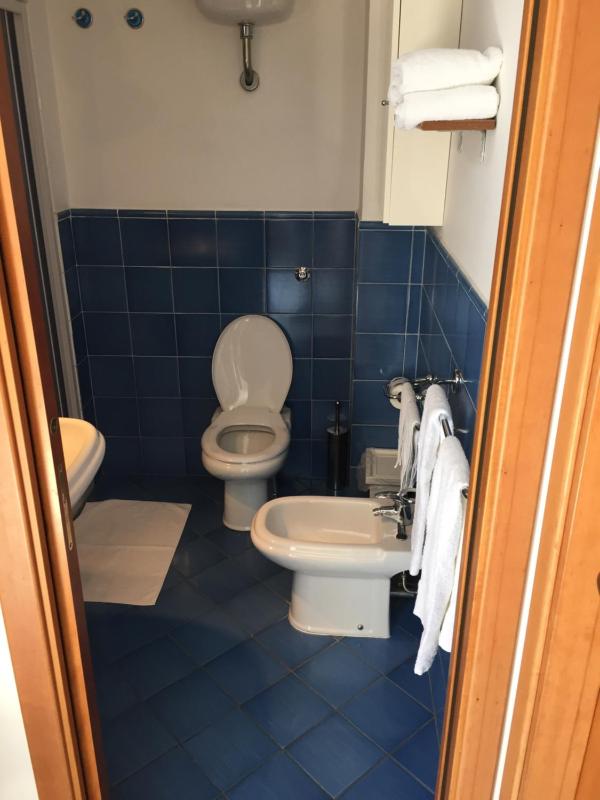 Quadruple Room with Sea View image 4