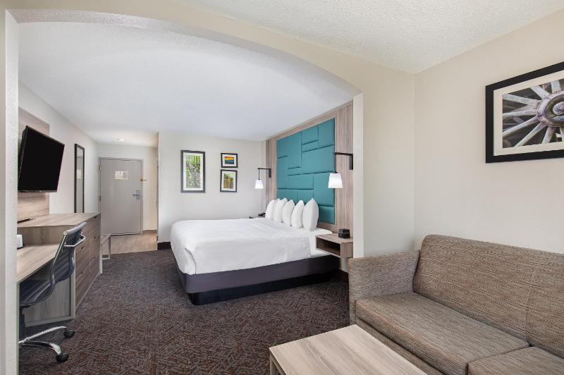 Executive King Room - Non-Smoking image 4