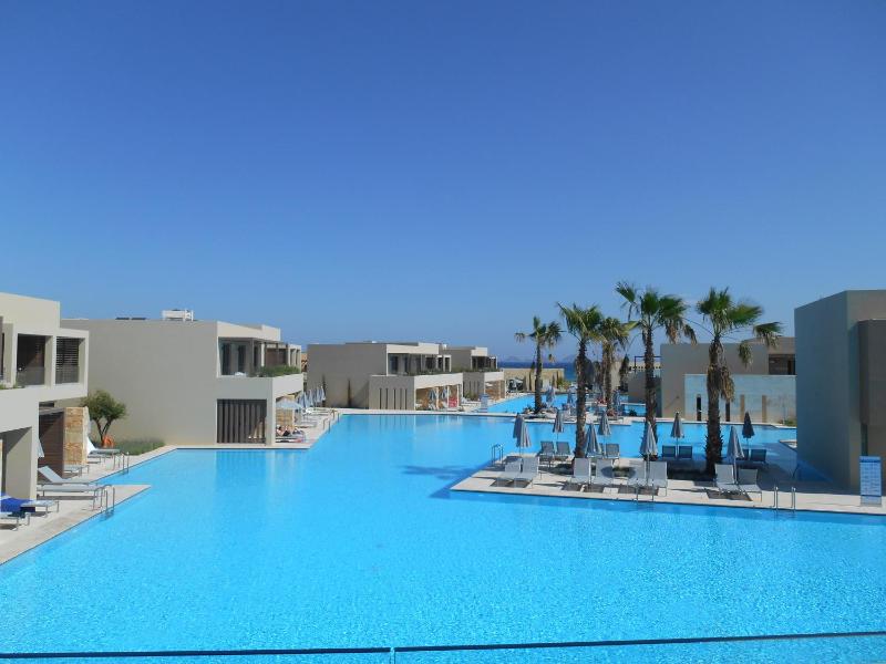 Double Room with Sharing Pool image 2