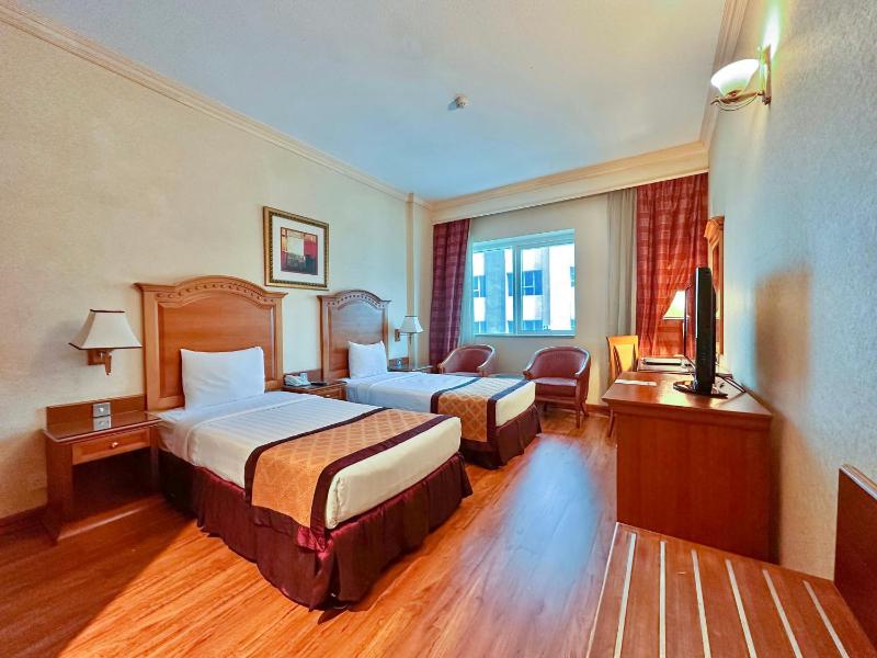 Premium Double Room image 3