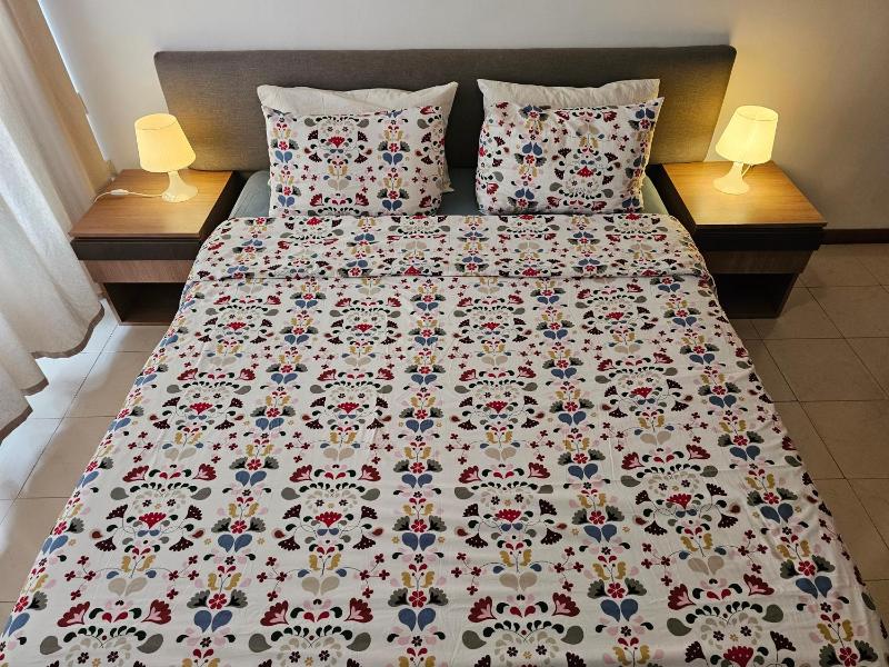 Cosy 2BR Free Parking AC & Fast WiFi Central Maarif - image 3