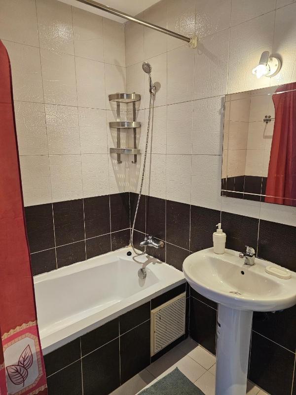 Cosy 2BR Free Parking AC & Fast WiFi Central Maarif - image 13