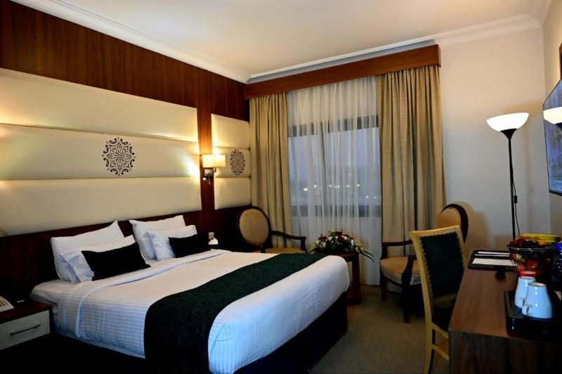 King Room image 3