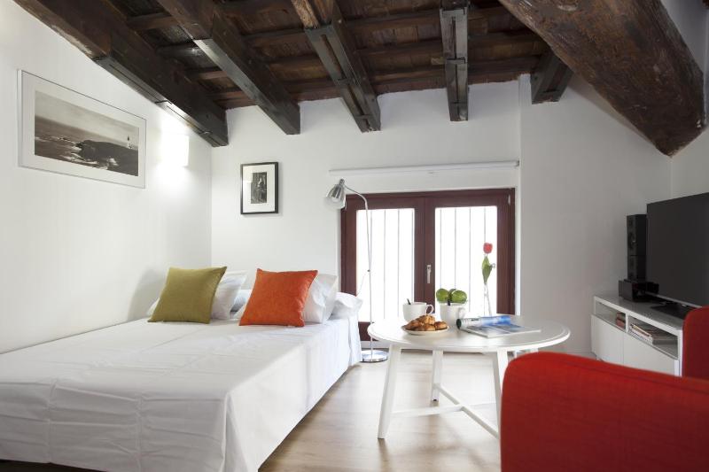 One-Bedroom Apartment image 3