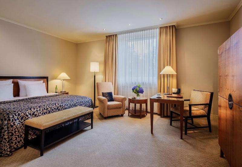 Deluxe Double Room image 1