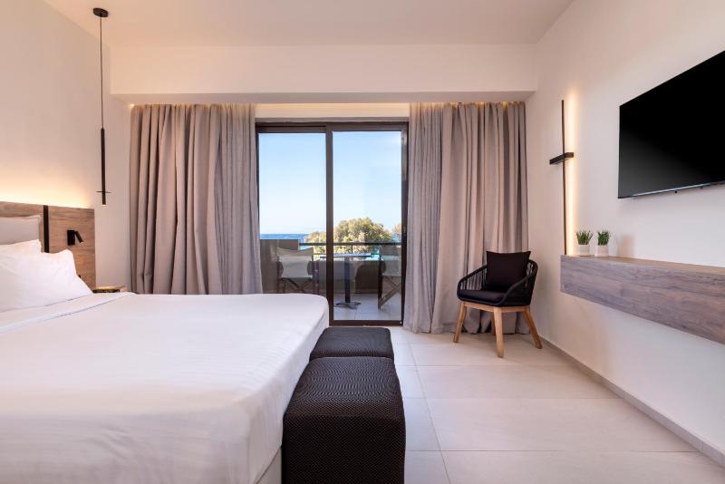 Double Room with Sea View image 1