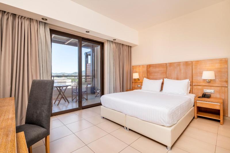 One-Bedroom Suite image 1