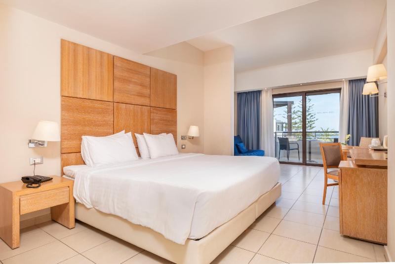 Family Room with Sea View image 1