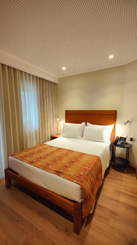 Small Double Room image 3