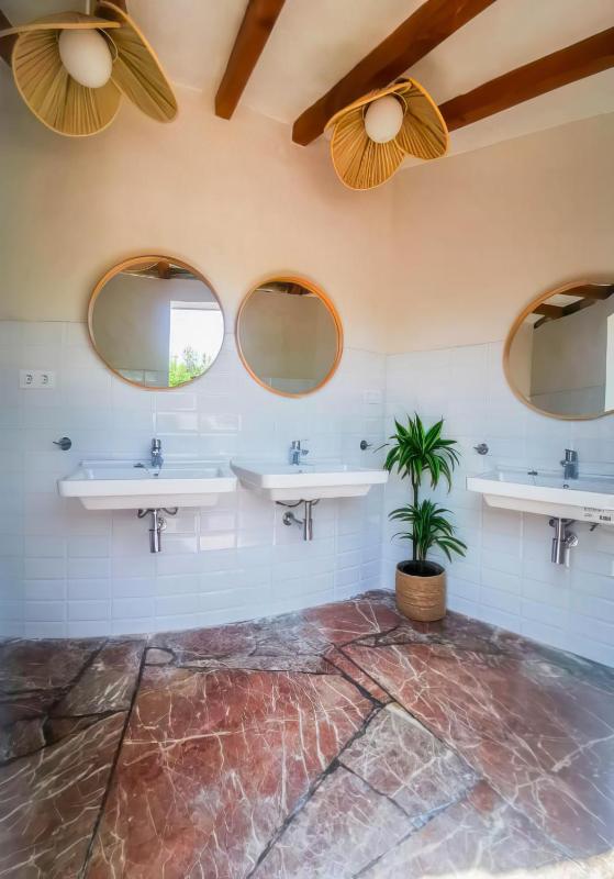 Small Bungalow (2 Adults) with Shared Bathroom image 4