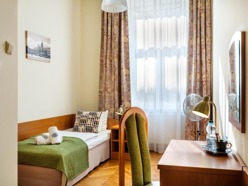 Single Room image 4