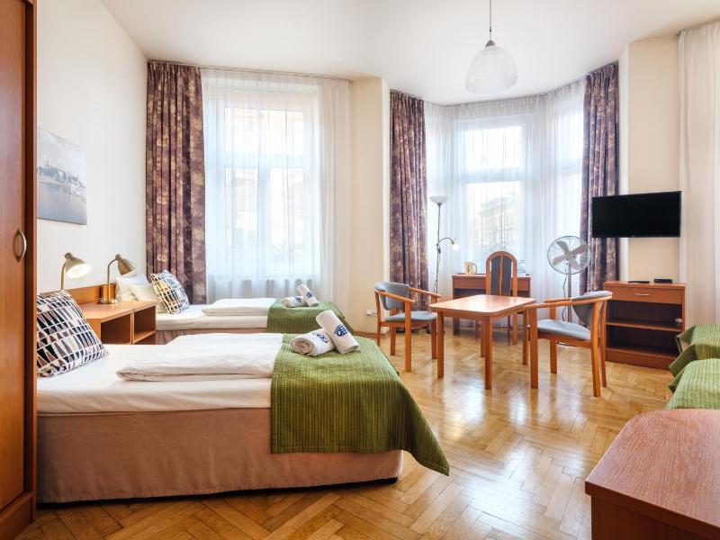 Quadruple Room image 1