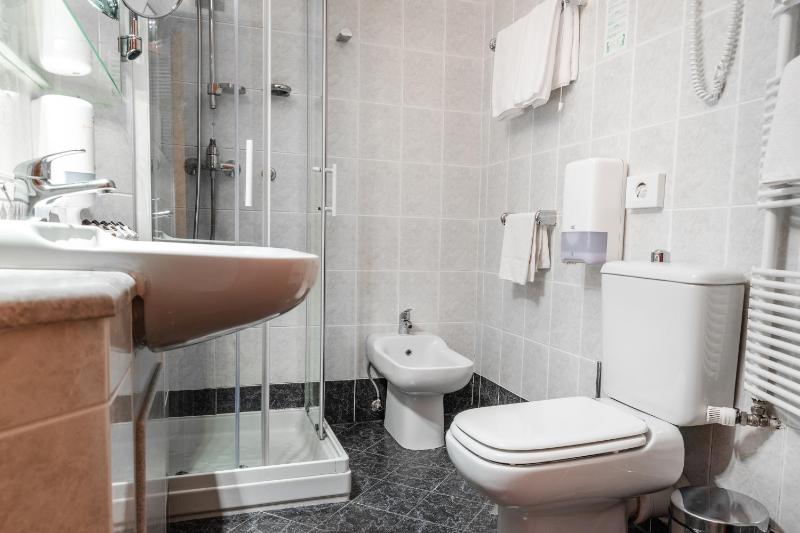 Superior Double Room with Balcony image 2