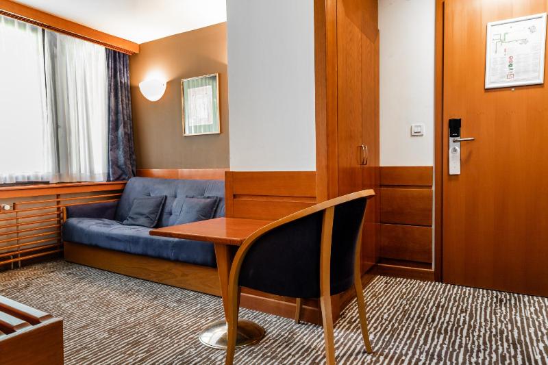 Comfort Double or Twin Room image 3