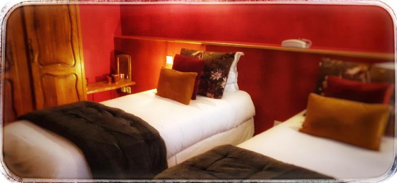 Twin Room image 1