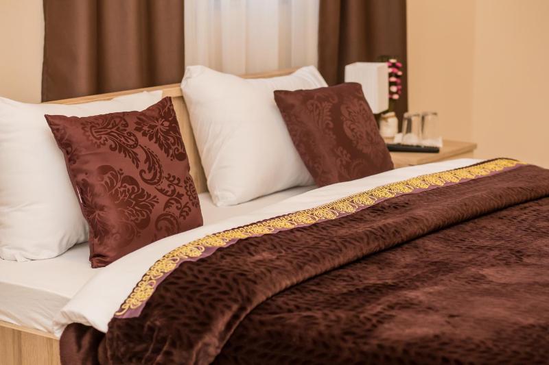Double or Twin Room image 4