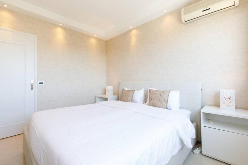 Top floor 2 beds 2baths - image 11