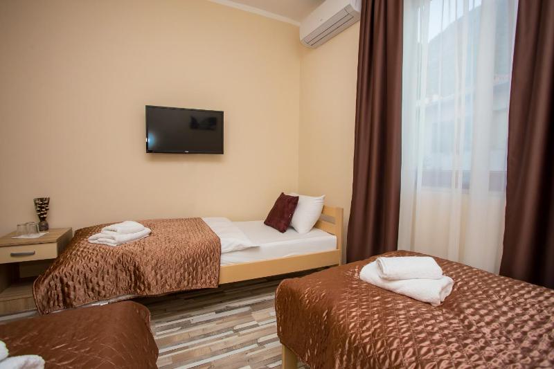Triple Room image 3