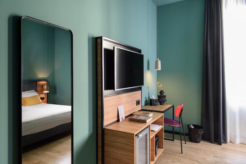 Superior Double Room image 4