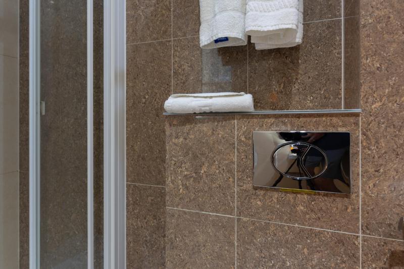 Luxury Studio Suite image 3